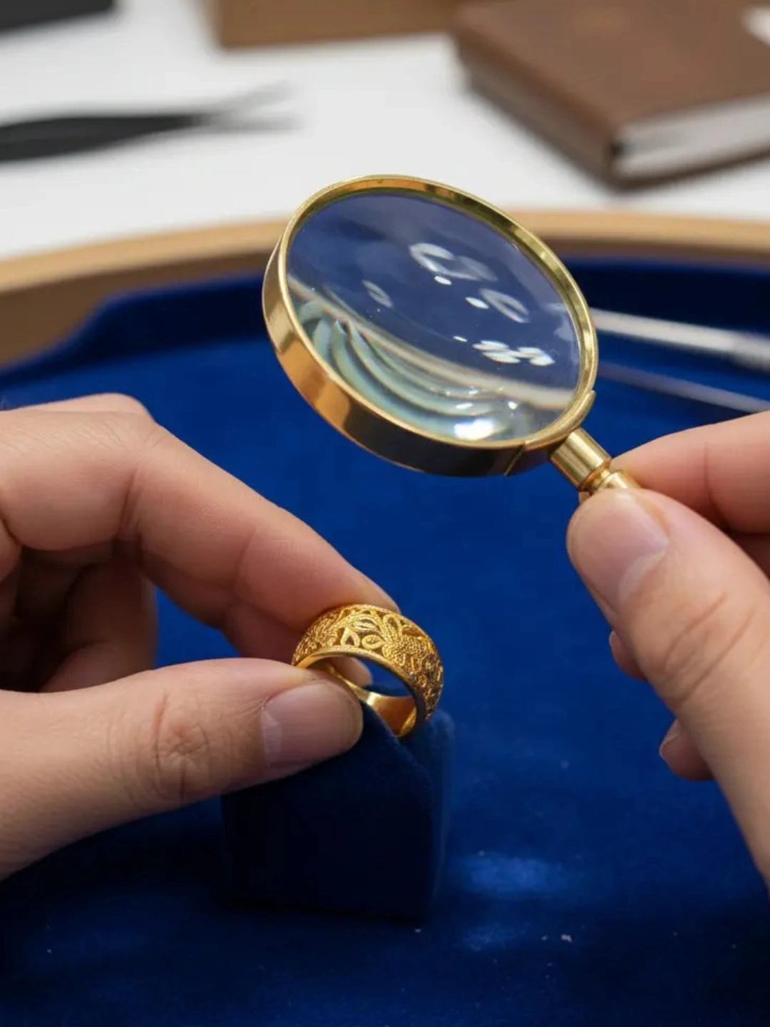 Proses semakan dan penilaian emas di Easy Gold Trading